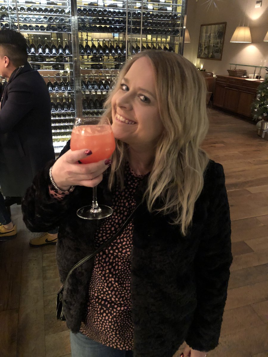 binkybunny7's tweet image. Lovely evening with lovely friends ... makes you truly appreciate those who care about you &amp;amp; who make an effort to spend time with you 🍷🥳🤗😘👌🏻#LoveMyFriends #LookingAfterNumber1 #NoMoreTimeWasters