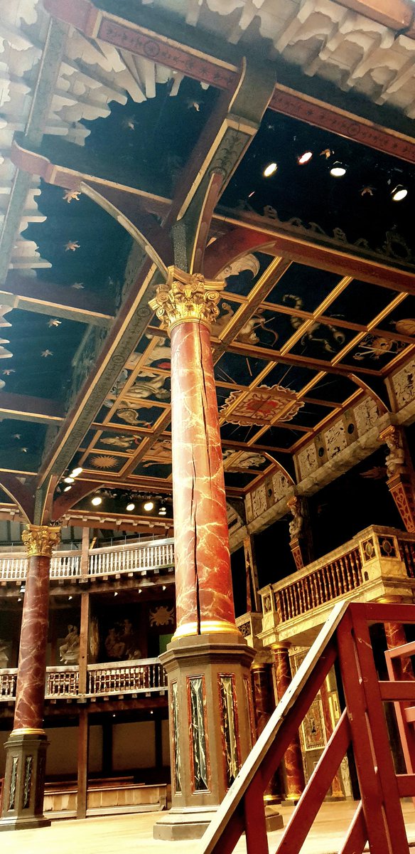 carmedefez's tweet photo. Today's visit to @The_Globe has been exquisite. Thanks Mr. Thomas for your explanation, dotted with history and sense of humor #London #Sheakespeare https://t.co/n8cgU0IwML
