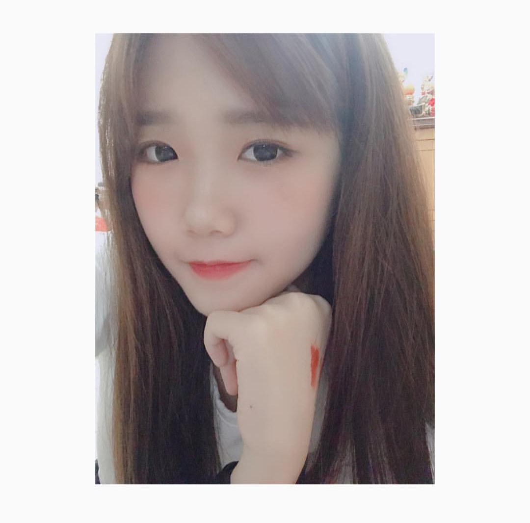 LittleL87221016's tweet photo. 有人要射她吗 他说想要牛奶 #射屏 #精液 #反差婊 #cumtribute https://t.co/8YmuAR6CRo