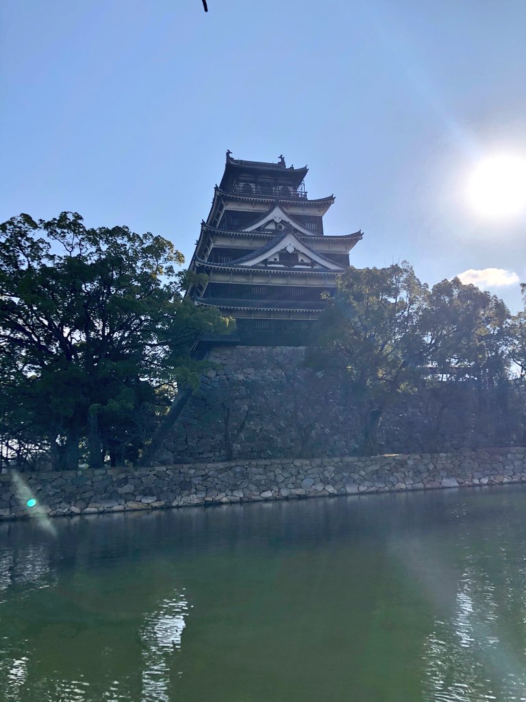 akujojp's tweet photo. 2020年2日目です✨✨✨
本日も #広島城遊覧船 は元気に運航スタートしました🏯 #護国神社 で初詣&amp;お堀から #広島城 を❗#アラフォーアイドル #悪女時代 プロデュースのガイド #恋水姫 がご案内します🎵受付は二の丸付近です😊
#全力ひろしま応援隊 https://t.co/QtrucVxsNa