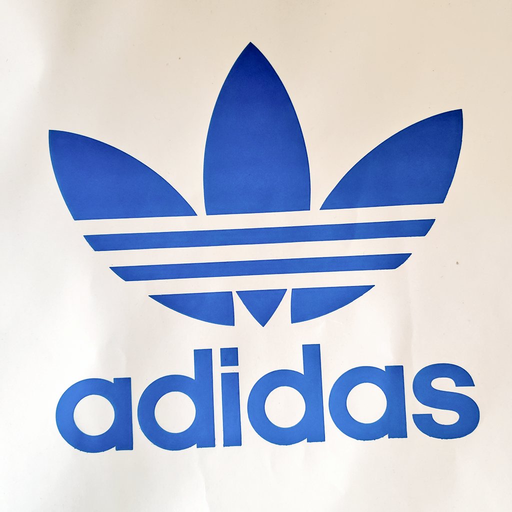 しょうた 札幌でアディダスオリジナルスの福袋 11 000円 並ぶこと約3時間分余で購入 入っていた黒のバックパックもカッコいい 福袋 福袋中身 福袋ネタバレ アディダス アディダス福袋 Adidas Adidasoriginals T Co Mfopchd4yg