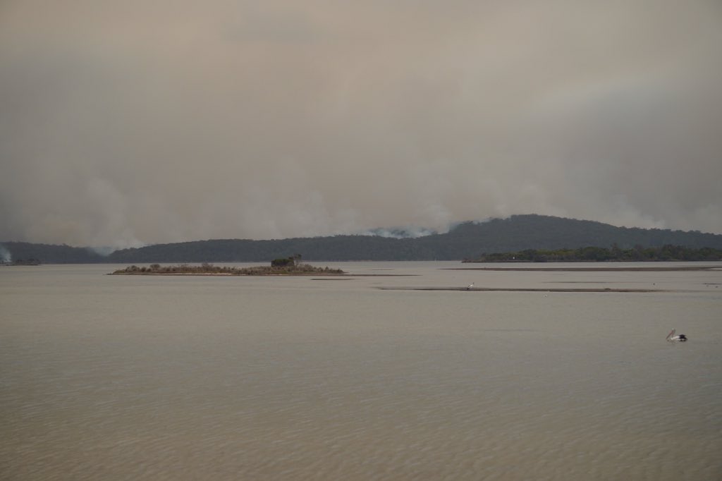Lachieg1011's tweet photo. #mallacoota #bushfiresNSW #bushfires #AustraliaBurning #ausfires https://t.co/K0HSQQ2mIq
