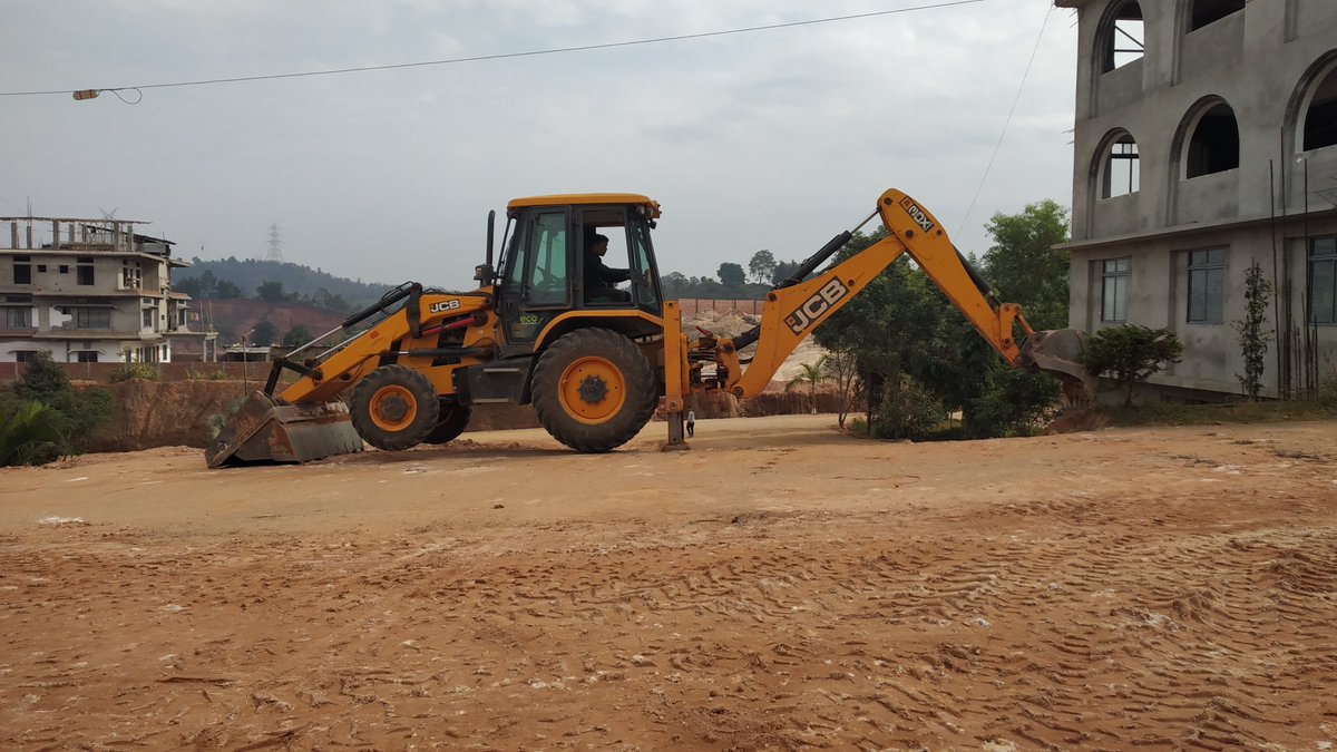 Sarma_Kangkan's tweet photo. Just for Fun!😄
#jcbkikhudaai #workplace #workpleasure #WorkMode https://t.co/S5KF3fmtoh