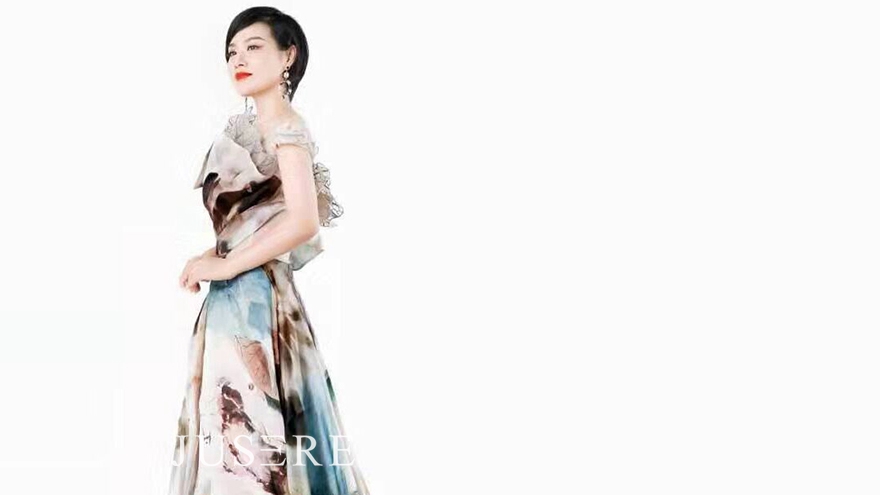JusereOfficial's tweet photo. China Singer Spring worn Jusere haute-couture dress，elegant and beautiful.
... #eveninggown #eveningdress#exquisitedress #eveningwear #highfashion #hautecouture #couturedetails #couturedress #couturefashion  
... https://t.co/Q1aGCQMHSB https://t.co/NAFKTRnAUx