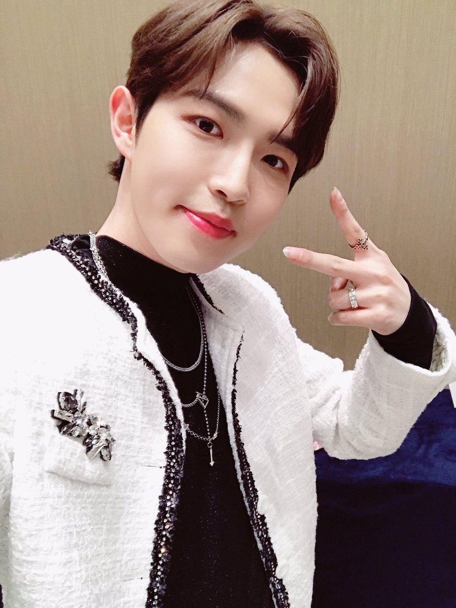 ✧* ･ﾟ♡day 1 〈jan 1st〉happy new year jjaeni I hope u enjoyed it even though everything that happened with ur performance, I hope you continue to grow in your career and as a person. I love you sososo much and I really hope I get to see u live some day  happy new year