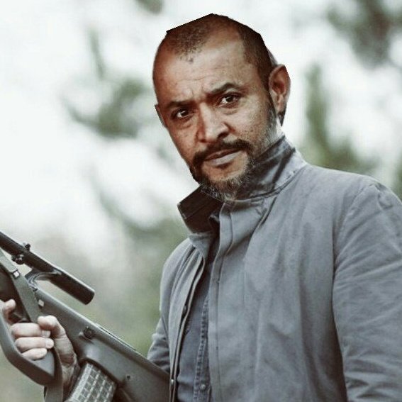 La mitad de sus jugadores, dinero, y trofeos serán míos.