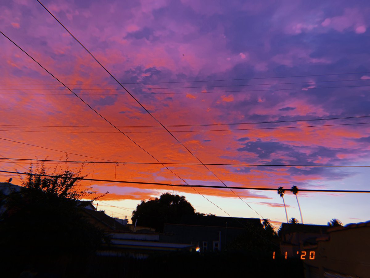 ACMusicMaestro's tweet image. Welcoming this new year energy. #firstsunset #la