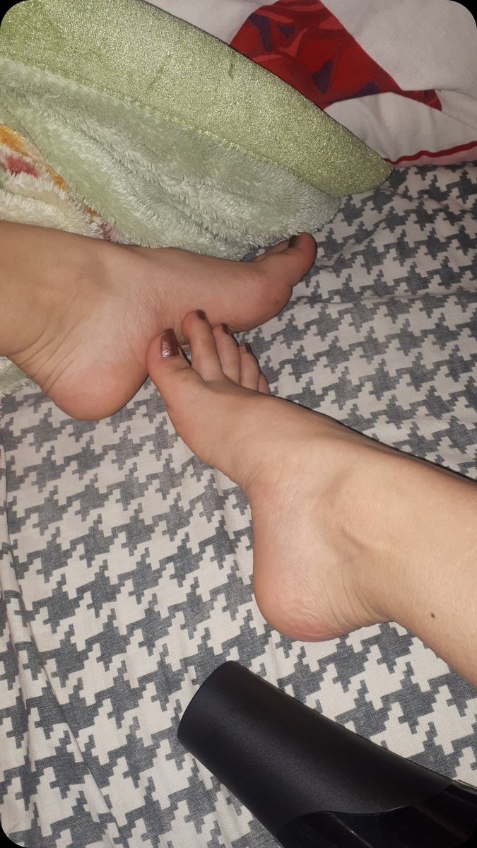 Bu gun seansa gelip yalayarak objelerimi çıkarıcak itler  dm BAKIRKÖYDE YERİM #arabalıköle #finansalköle  #köle #itaat  #dominatsahibe #ballbusting #TÜKÜRME #şöförlükiki #SAHİBE #AYAKFETİŞİ #ballbusting #ayakyalatma #dominant #dominatsahibe #ezikköle #finansalezik #finansalköpek