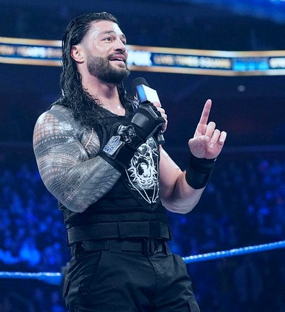 Shehara201's tweet photo. Roman's NYE Special match was awesome . Waiting to see him on Smackdown this Friday .....
#RomanReigns
#RomanRules
#TheBigDog https://t.co/hmAOfzQjfY
