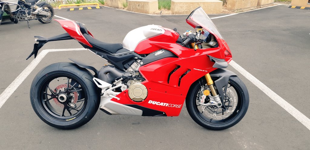 New bike day is always a good day. <a href="/DucatiAustNZ/">Ducati AUS/NZ</a> <a href="/WayneMaxwell47/">Wayne Maxwell</a>