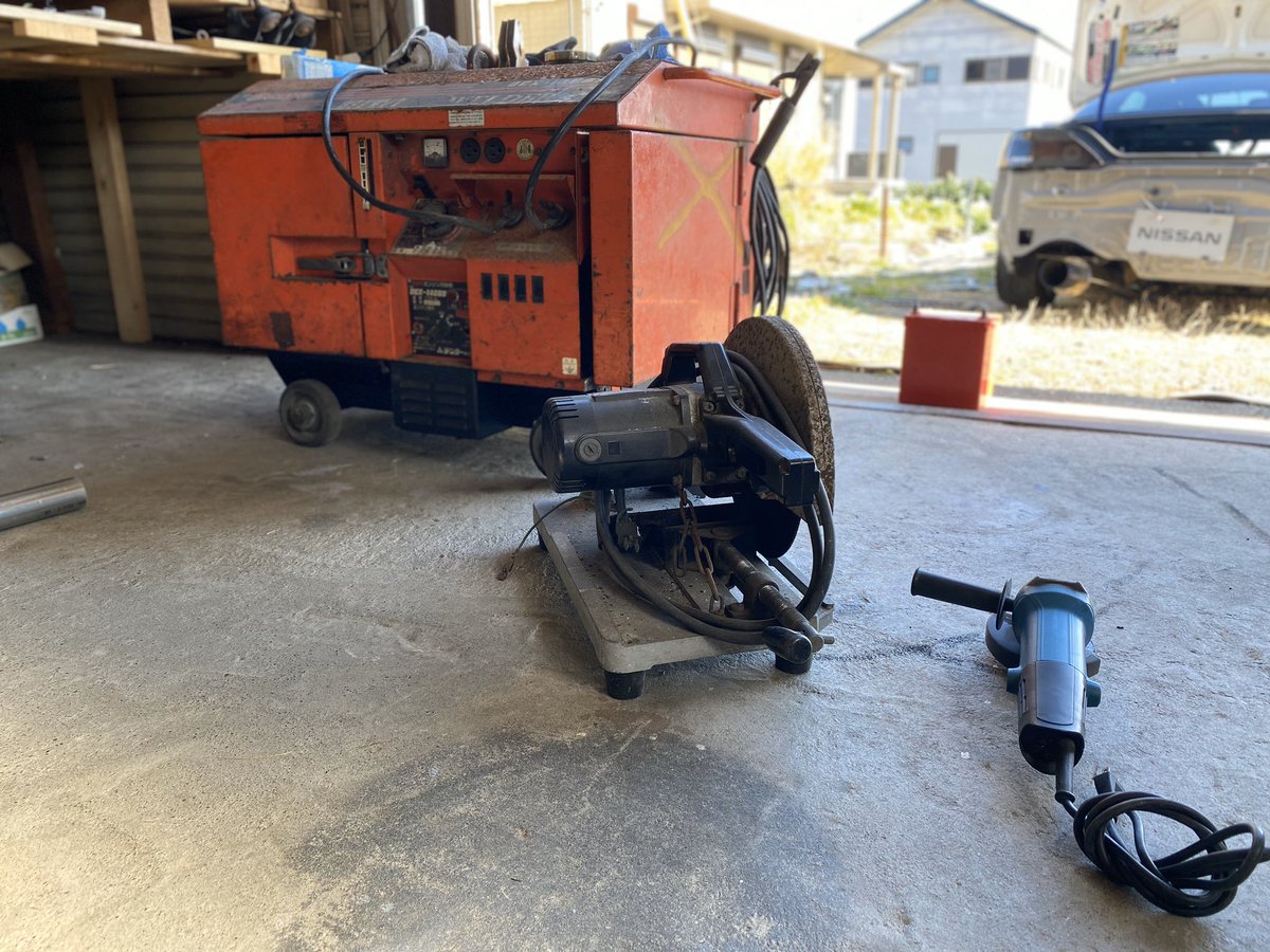 S15PANDEM's tweet image. 明日からまた仕事始まるから
お昼ご飯食べたら
それぞれの指導点検でもしますか。
リアバッシュバーも頑張らねば。

#片浜ベース 
#KATAHAMABASE 
#bashbar