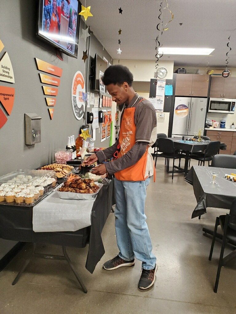 Did I mentioned we had #DONsWorldFamousChicken! Yup, Don made his creation yet again... Back by popular demand! Thank you Don! #D130Driven #2020Celebration #HappyNew2020 #HappyNewYear #TeamG3 <a href="/OrangeLiving10/">Mark Harrison</a>