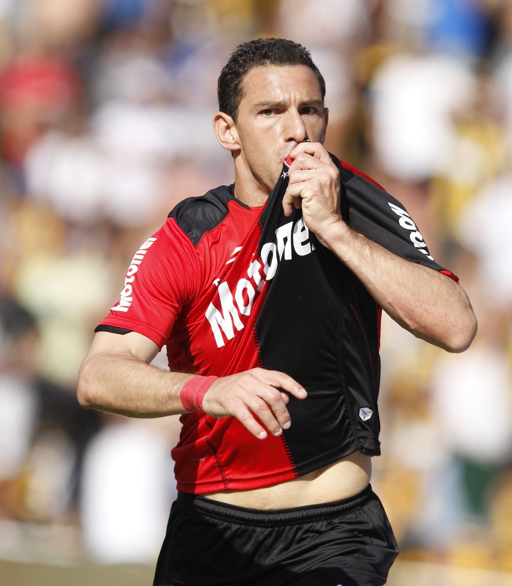 comleprosa's tweet photo. ¡Feliz cumpleaños Maxi Rodríguez! https://t.co/Fz3OEZ2Tis