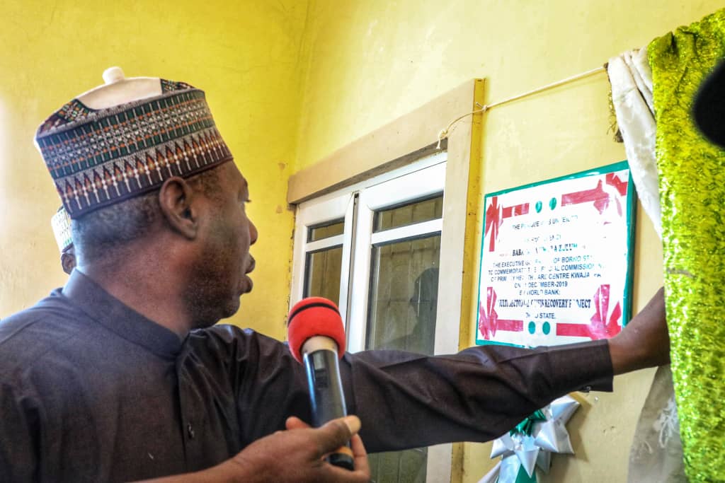DanBorno's tweet photo. The @GovBorno His Excellency @ProfZulum promised the people of Kwajaffa, Marama, Kwaya Bura and Biu a befitting school, hospital and Secretariat complex 6 months ago, today he delivered as promised dividend of democracy in Borno yielding results https://t.co/0ycmlXvYxv