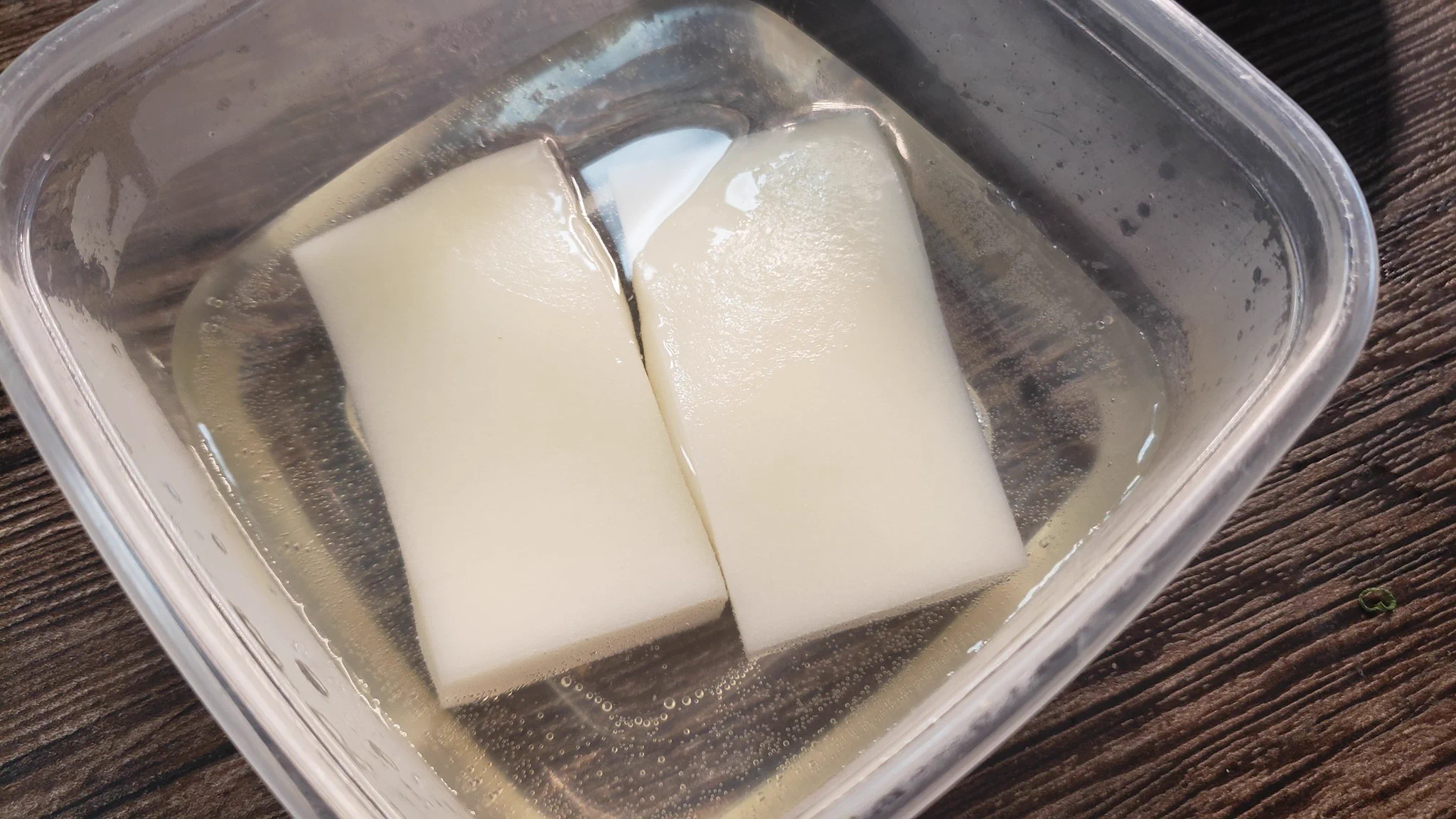 お餅が余ってしまった時は是非！卵黄、チーズとの組み合わせがたまらない絶品お餅レシピ！