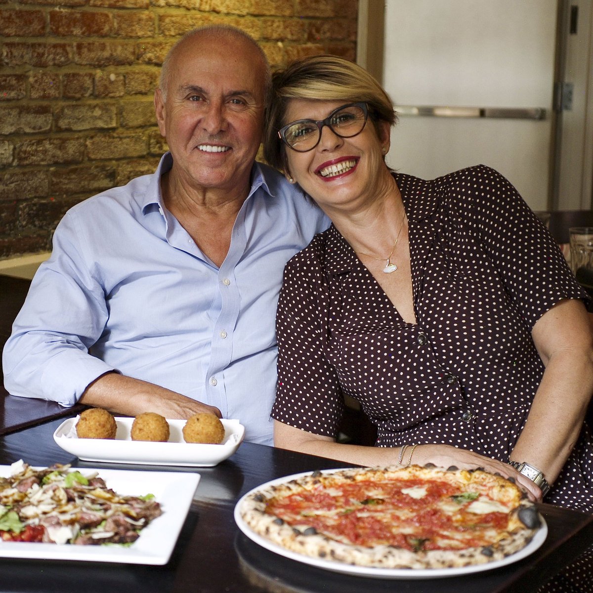 Happy New Year from Joe and Teresa Farruggio and the whole Il Canale’s family! We wish you a wonderful 2020 filled with joy, great Italian food and laughter! Shine on into a new decade! Cheers🥂 🎊 #ilcanale #2020