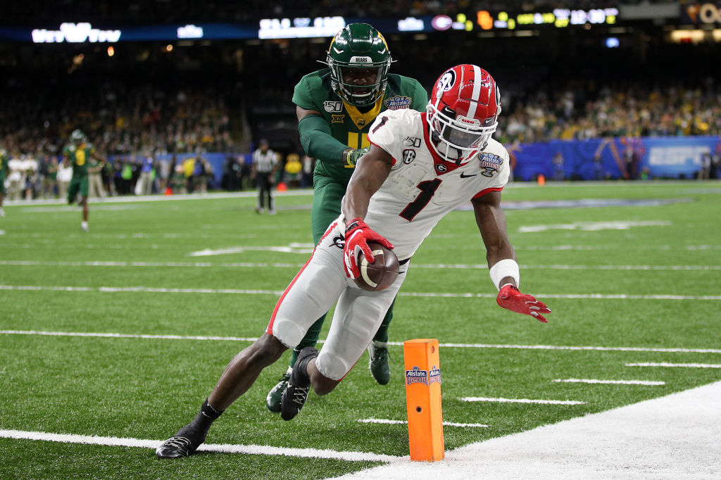 Pickens is the first player with 150 receiving yards in a game since Tavarres