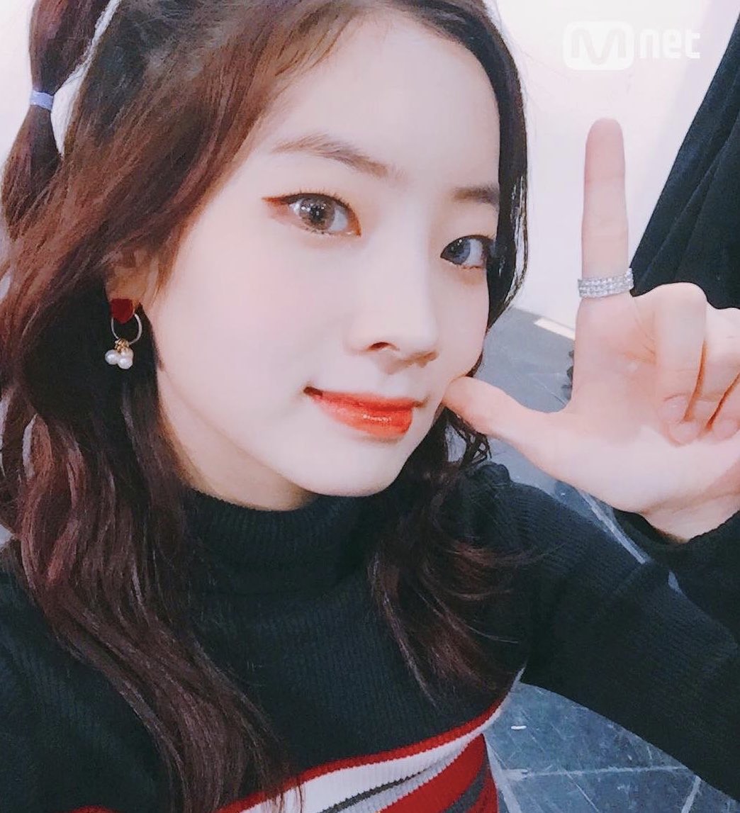 1. Starting off with my favorite look on Dahyun ever! 171102