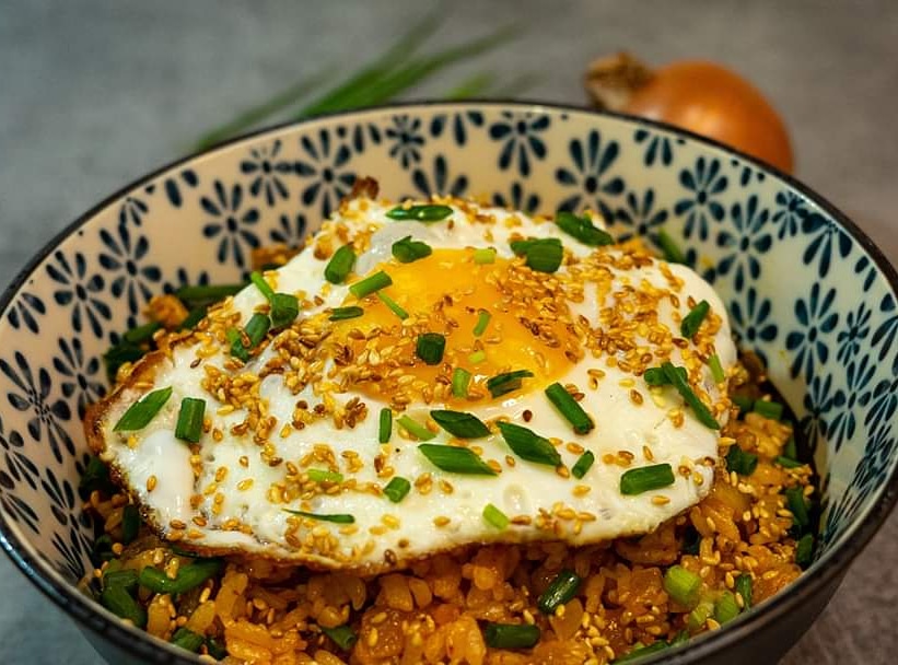 ByOcena's tweet photo. Kimchi Bokkuembap (video)

https://t.co/EBGOzJsfD3

#koreanfood #koreanrecipe #korea #glutenfree #glutenfreerecipe #ricedish #coree #recettecoreenne #kimchi #sansgluten #recettesansgluten #foodies #gourmet #faitmaison #cuisine #homecooking #rizsaute #friedrice #foodlover #asie https://t.co/vphnAOudIN