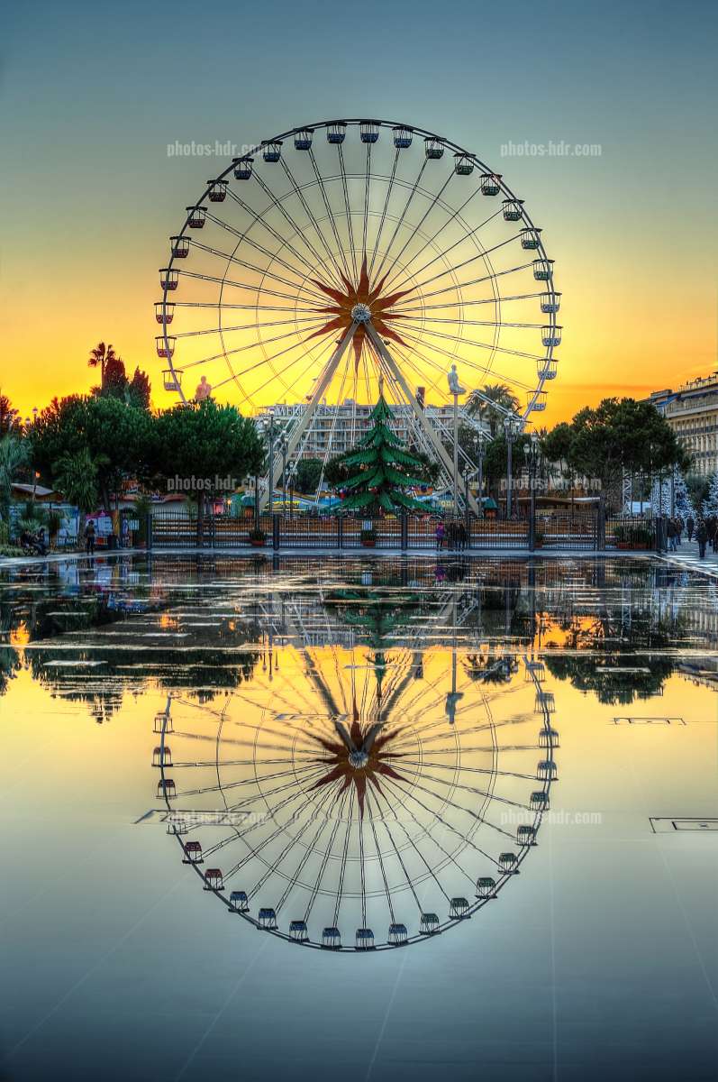 Bonne année à tous.
Puisse la roue de la vie en tournant, vous apporter bonheur et prospérité.
Happy New Year, everyone.
May the wheel of life as it turns bring you happiness and prosperity.
Pic :<a href="/scangsx/">Jean-Jacques Giordan</a>
#ilovenice #visitcotedazur #BonneAnnee #happynewyear #joie #BonneAnnee2020