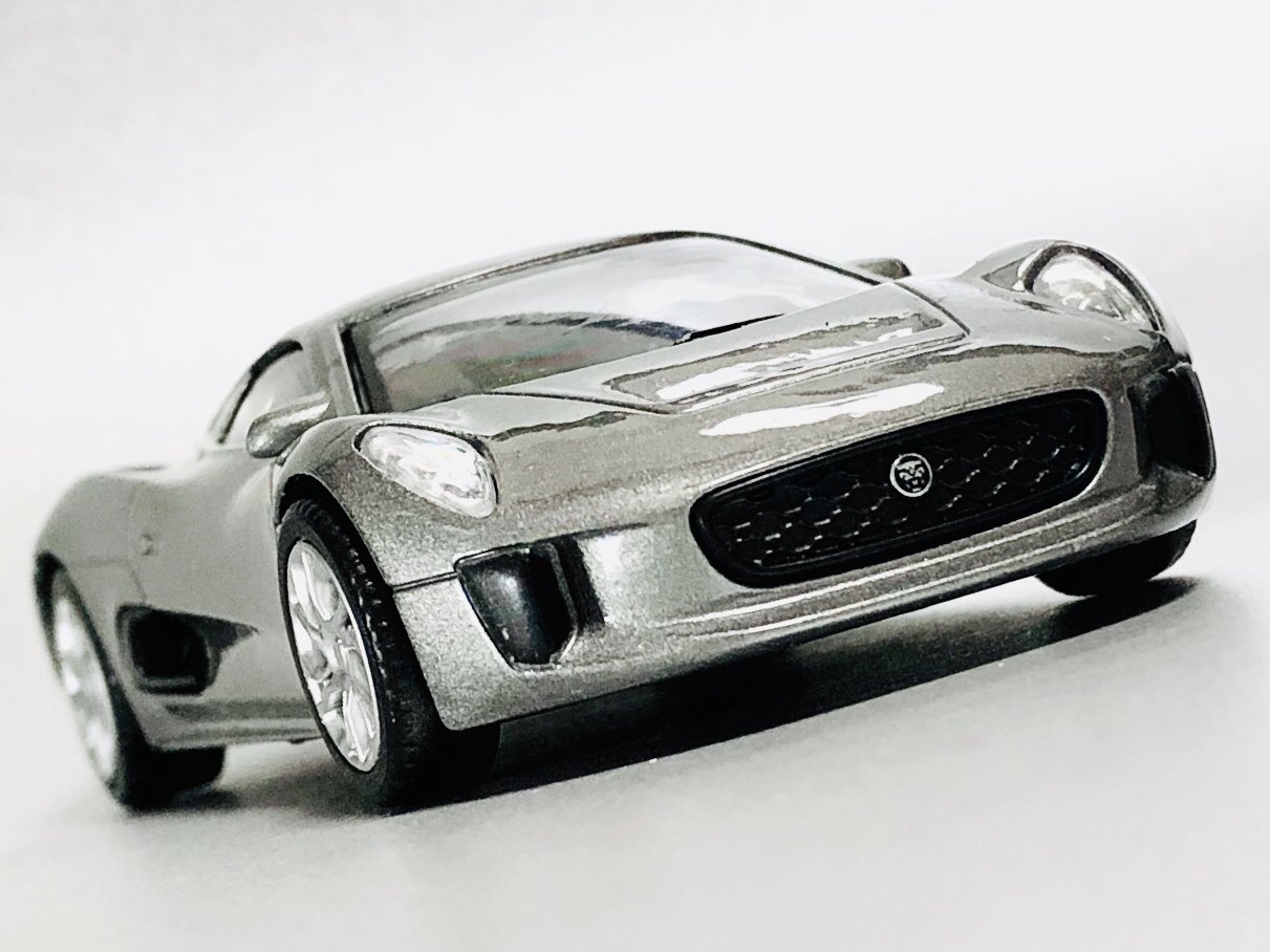 フォンティエ Jaguar C X75 ジャガー75周年記念のコンセプトカー こちらはvroom Tech Mszという安物の4インチミニカー 3インチでも1 43でもなく4インチ統一という珍しいシリーズ まぁお子様向けトイですが 車種が珍しいので買ってみた 可もなく不可