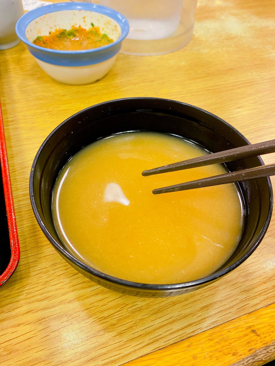 ともちゃん S専d 今日の松屋さんの味噌汁は具なし 松屋フーズ 新宿3丁目店 味噌汁具なし