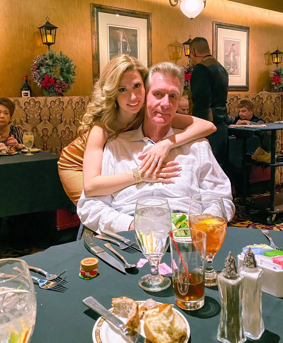 isabellaadkins's tweet image. We started the year w/Doug playing poker &amp;amp; me working, doing laundry, watching a movie. We’re ending the day on the couch together with our doggies, Doug on his laptop, me working on... to be announced🤩

#marriedlife #whatstocome #newventure #lifestylewithisabella