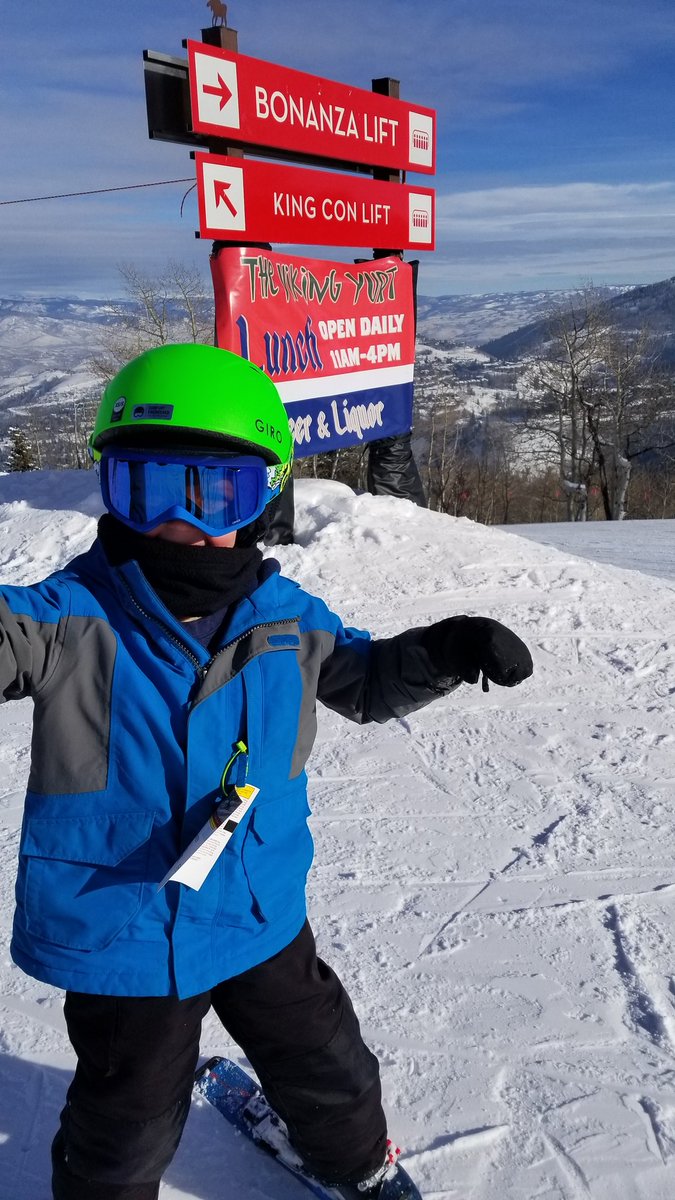 cizik_am's tweet photo. Ended the decade with a dream come true...family skiing! Made possible with the help of the amazing people @abilitycenter @PCski #family #inclusion https://t.co/u6lA6oWHna
