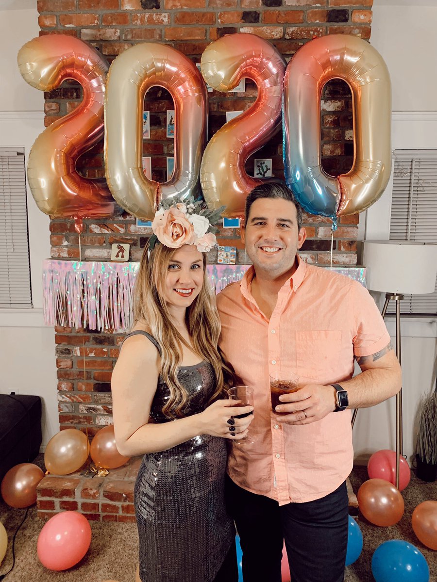 ContentAlt's tweet image. Happy new year!! What are your goals this year? Do you have any “new year words”? Mine is self love and relentless ♥️♥️🥂 #NewYearResolutions