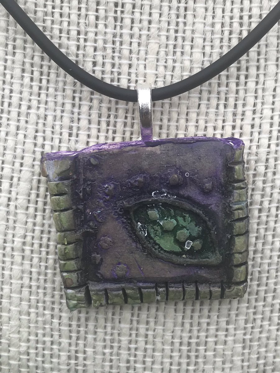 MommaStudio's tweet image. New necklaces available at luckymommastudio.com or contact me!!