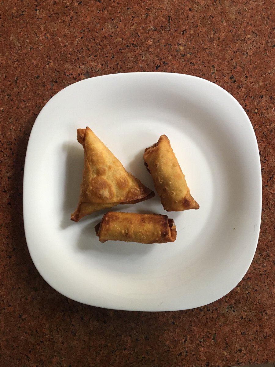 Lioness_Mac's tweet photo. This is to remind how bad I failed at my first shot at making spring rolls. Maybe I just stick to art 😵😵 #springrolls #badcook https://t.co/BQMsOkjp2r