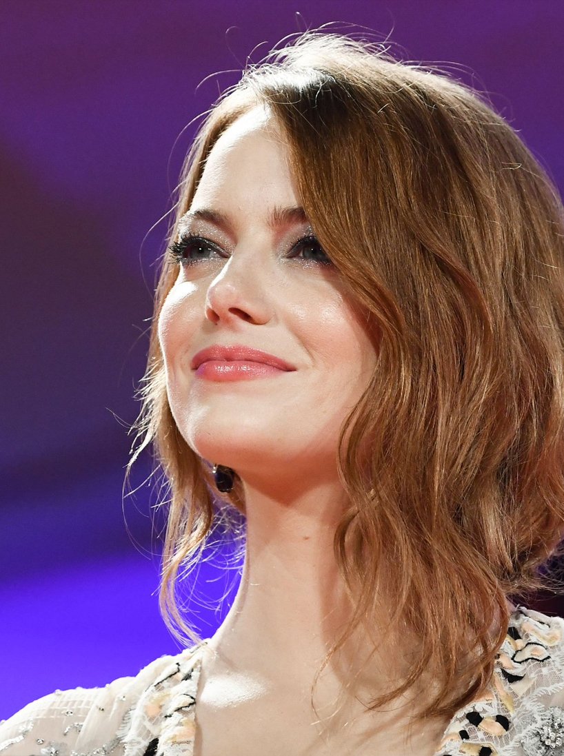 best of emma stone on Twitter "'The Favourite' photocall and premiere