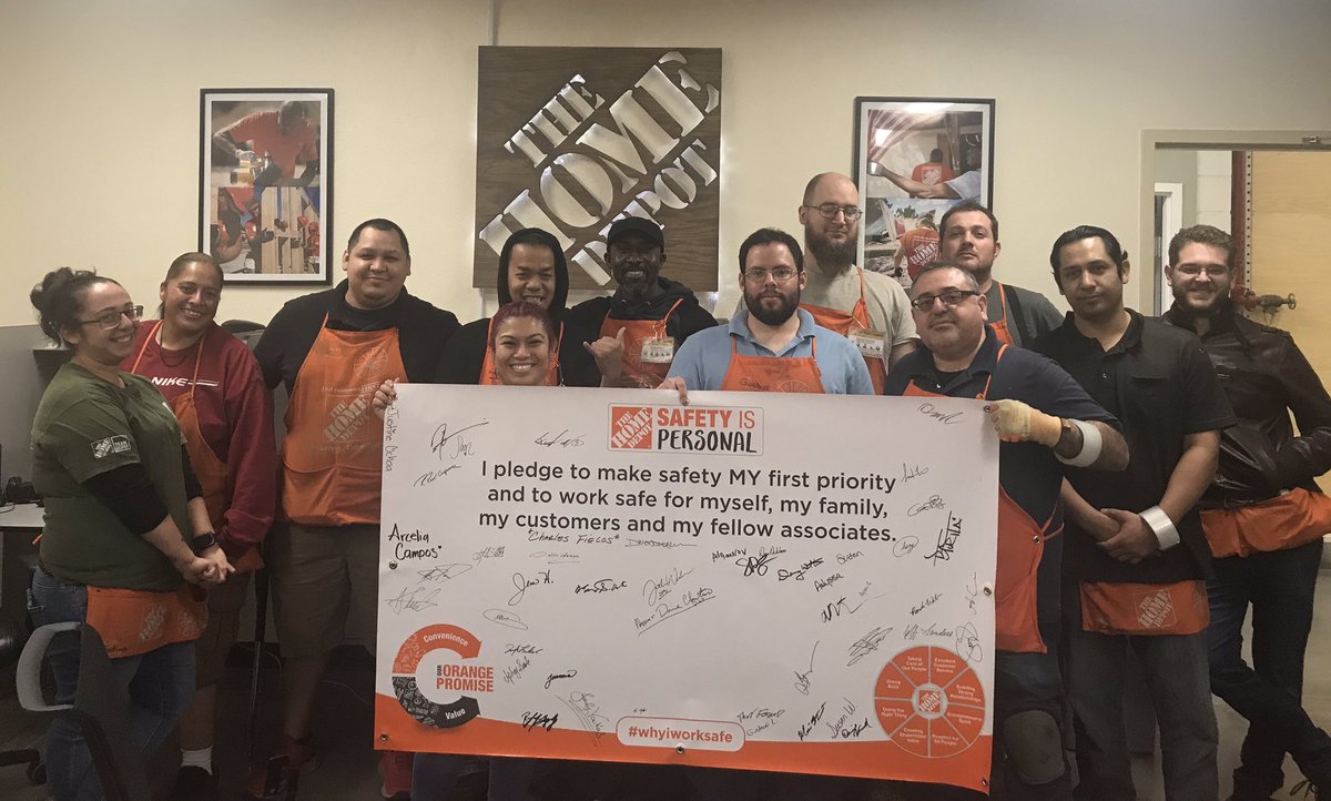 Amanda32215's tweet image. Freight team 100% dedicated to working safely. #whyiworksafe #teamrancho #roadto365