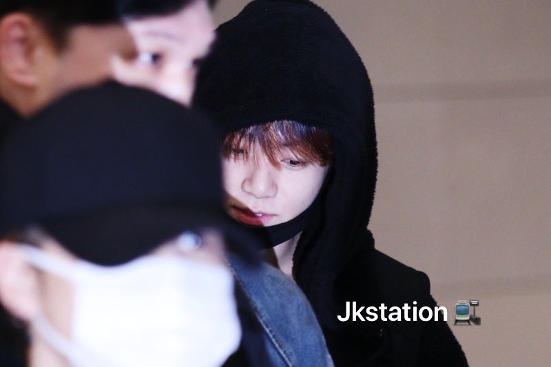 StationJk's tweet photo. 200102 ICN
 #정국 #JUNGKOOK #BTS⁠ ⁠⁠ ⁠⁠ ⁠⁠ ⁠⁠ ⁠ 
@BTS_twt
🐰🚉 https://t.co/jdjASso6Xv