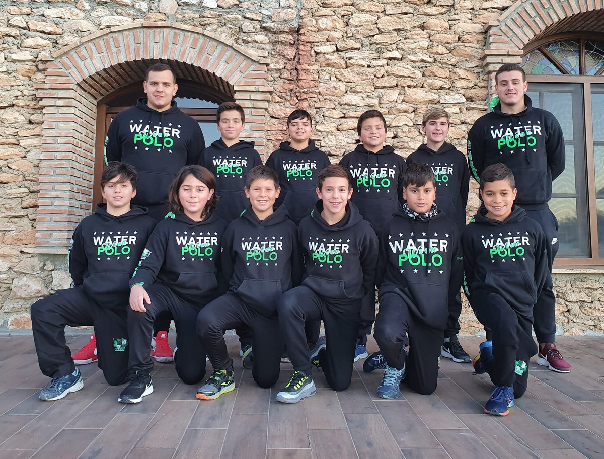 waterpoloelche's tweet photo. El Alevín a de @waterpoloelche de camino al torneo #Tewam en #Marbella
Buen viaje y suerte!!
#CWE #CWElx #waterpolo #Elche #Elx https://t.co/vTs57Wdtzb