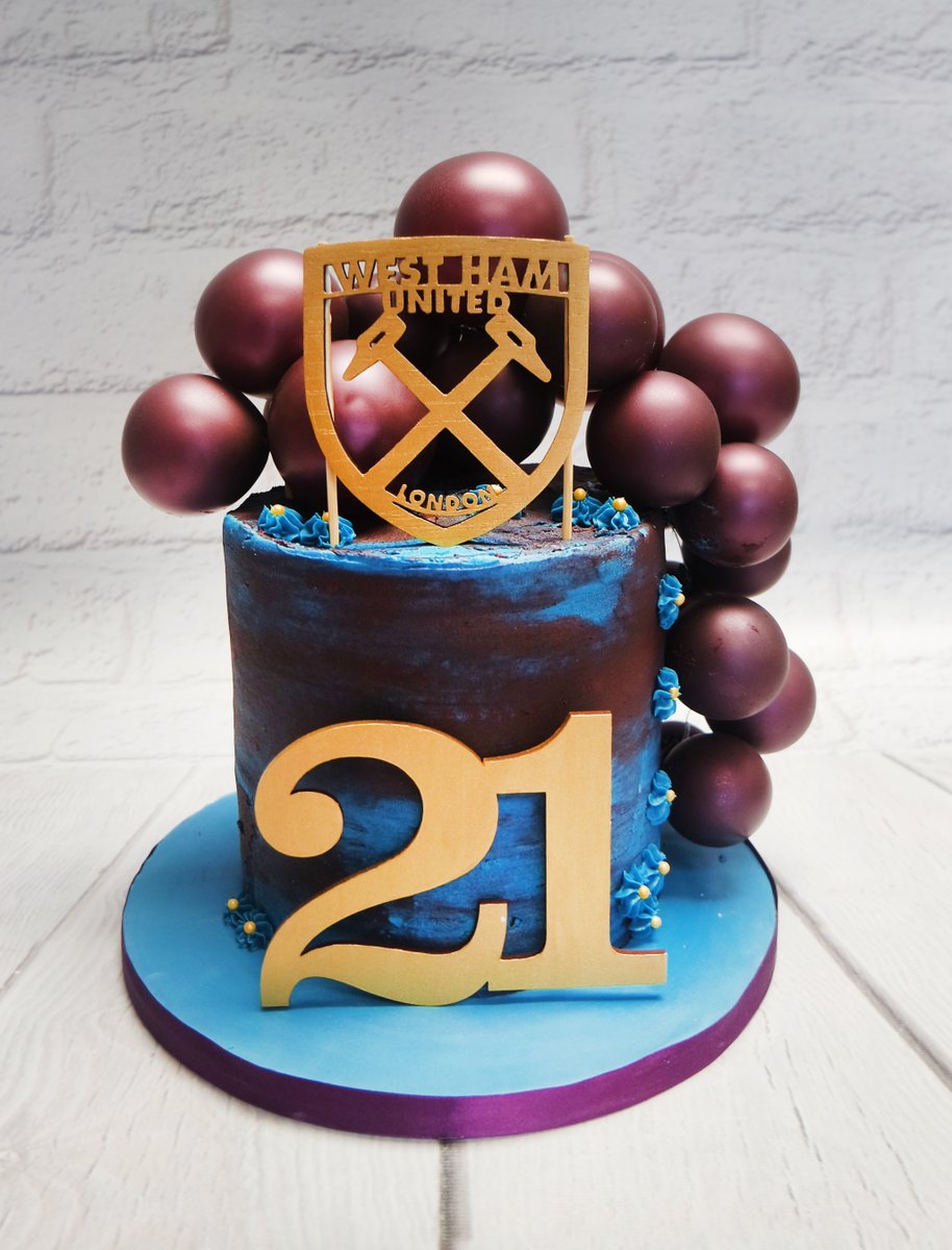 Crafty Cakes On Twitter I M Forever Blowing Bubbles We Love This Stylish West Ham Cake For A 21st Birthday P S Our Normal Opening Hours Resume From Today Bespokecakeexeter Birthdaycake Birthdaycakeexeter 21stbirthdaycake Westhamunited