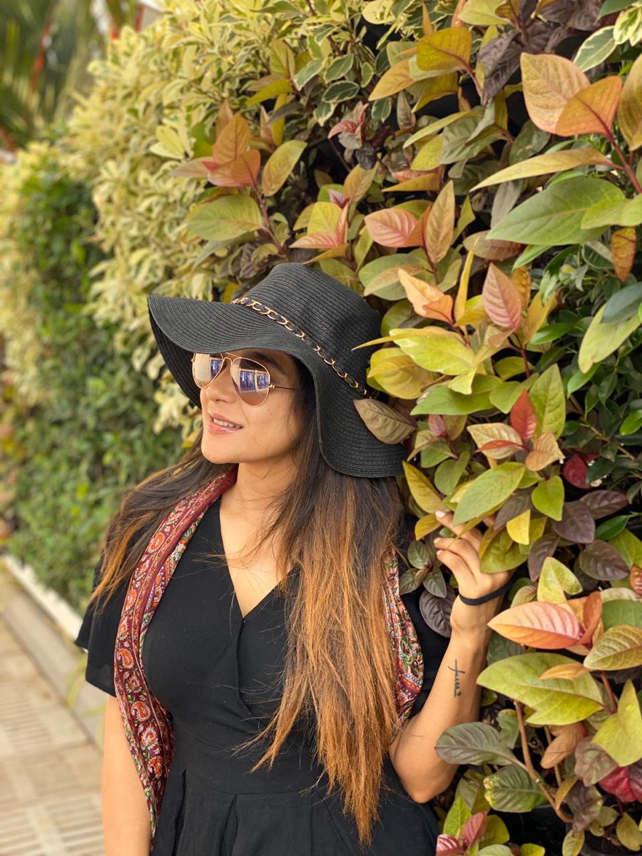 Viral_Cinema's tweet photo. Actress #SakshiAgarwal  Celebrated her New Year at #Goa ! 🖤😍

@ssakshiagarwal https://t.co/nzTnQoSiFH