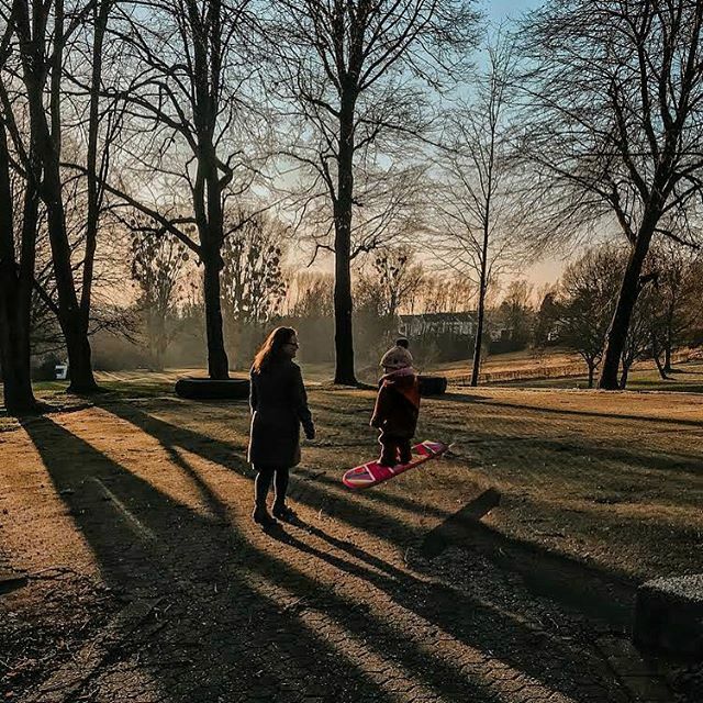 miauz's tweet photo. Wir fliegen ins Jahr 2020!
1.5 Jahre und Merida McFly kann schon Hoberboard fliegen 😍.
#nature #landscape #diewocheaufinstagram #hoverboard #würselen #wintervibes❄️ #babyphotography #lebenmitkind #echtemamas #babygirl
https://t.co/iSoCrrviyL https://t.co/YJtotxSDsH