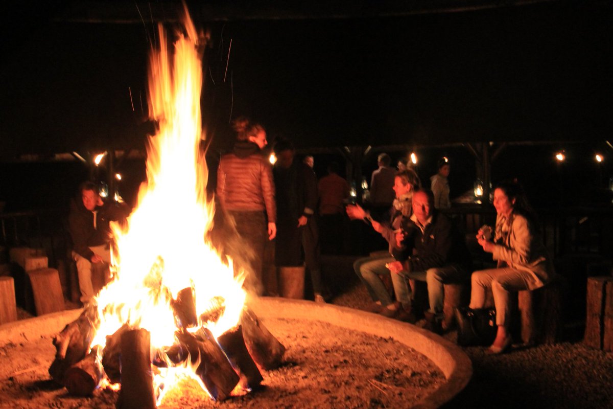 Frenchtouropera's tweet photo. Have you ever experienced #NightSafari 4x4 Game Drive where the end of your #GameDrive is reunited with other traveler around the #BomaFire. For booking, kindly contact us at Info@mountziontours.co.za or call us on 0114921740 @PilanesbergNP #PilanesbergNationalPark #SouthAfrica https://t.co/yR2M1j3R0R