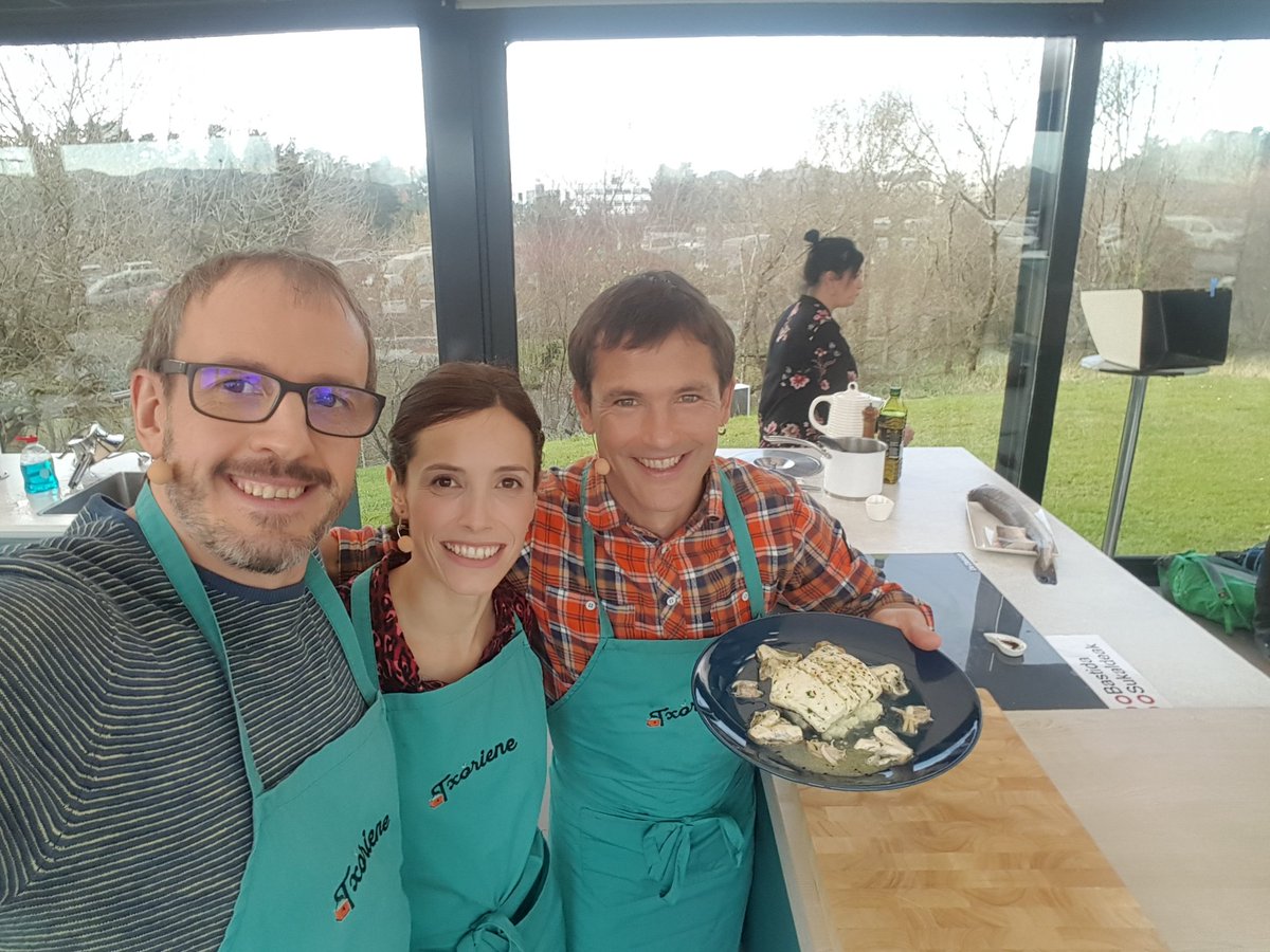 Gaur goitik ibili gara. Begiak dituzten animali txikiak jan ditugu. <a href="/txoriene/">Txoriene,sasoi onean</a> <a href="/MaitaneUrbieta/">Maitane Urbieta</a> <a href="/zigor_iturrieta/">Zigor Iturrieta</a> <a href="/3ErregeenMahaia/">Hiru Erregeen Mahaia</a> menu ederra!