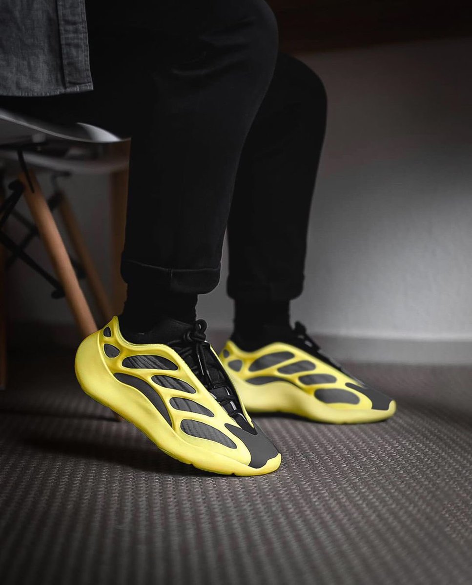 yeezy 700 jaune