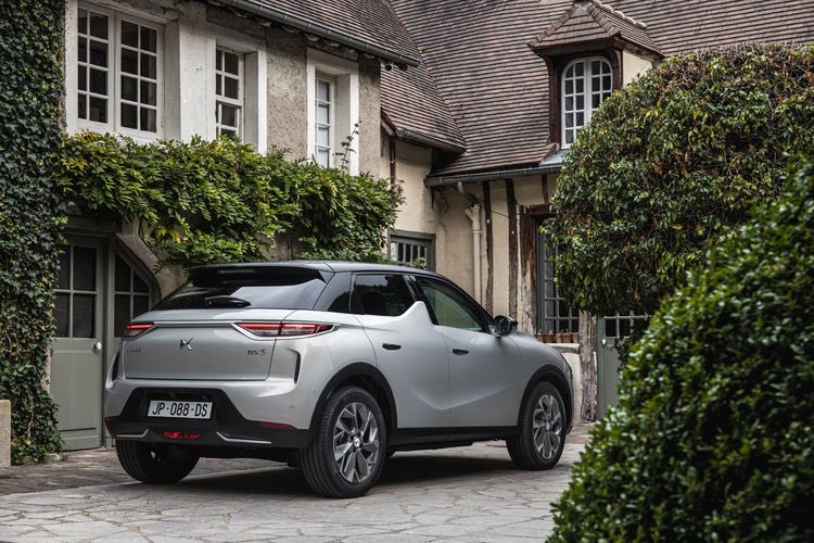 CarsNewsTV's tweet photo. PSA Grubu’nun küçük elektriklileri de, 2020’de satışa çıkıyor...
#OpelCorsaE  #PeugeotE208  #DS3CROSSBACKeTENSE 
Citroen’in elektrikli sürprizini ise 2020 bitmeden göreceğiz...

#GoElectricWithPSA @Opel @Peugeot @DS_Official @DS_Turkiye @PeugeotTurkiye @OpelTurkiye @GroupePSA https://t.co/QloXwHPp80