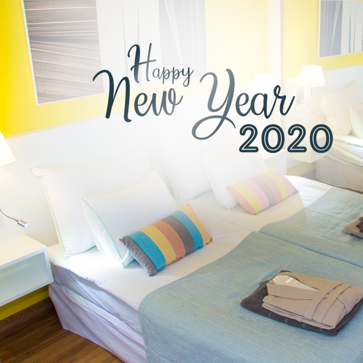 CorCalifornia's tweet photo. 🇬🇧 We wish all our guests and friends a wonderful New Year! 😍✨ May 2020 be full of happiness and amazing trips! ❤️ 

🇪🇸 A todos nuestros clientes y amigos: ¡Feliz Año Nuevo! 😍✨
Que el 2020 venga lleno de felicidad y de viajes increíbles ❤️ 

#CoralHotels https://t.co/843Shqztej