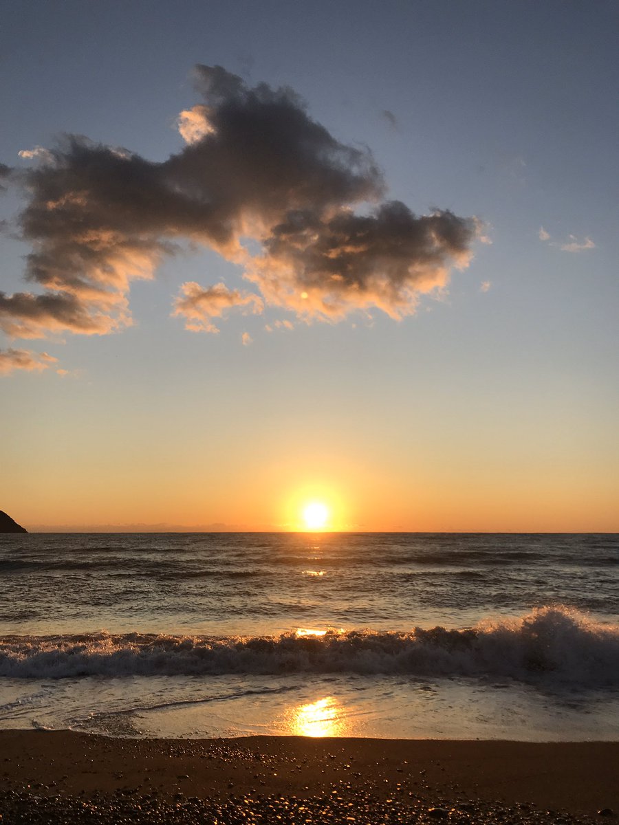 宮本 聡 على تويتر やっぱり西伊豆の夕陽はサイコーだと思う 夕陽 夕日 Sunset 日没 日の入り 西伊豆 伊豆 宮本 聡 على تويتر やっぱり西伊豆の夕陽はサイコーだと思う 夕陽 夕日 Sunset 日没 日の入り 西伊豆 伊豆