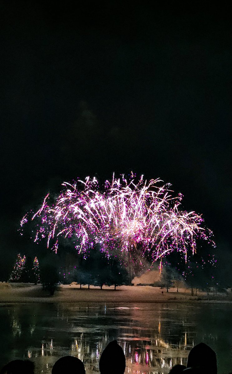 NordicUnique's tweet photo. Rovaniemi was illuminated by a flurry of gorgeous lights on the 31st night! What a way to ring in the new year!! 😍 🎇
Photo by @whistlinghound
#rovaniemi #lapland #finland #visitrovaniemi #thisislapland #newyear2020 #newyearseve https://t.co/VycJePG0Lf