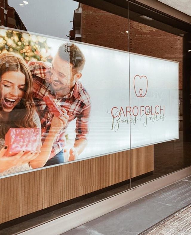 eneutra's tweet image. Xmas Window 💥🎊🎅🏻
.
Un año más, todos los clientes en modo #xmas!! 😊🎄 #eneutra
.
#diseñografico #barcelona #diseño #clinicadental #grafico #carofolch