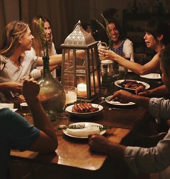 Hace casi cuatro años que decidimos dar vida al proyecto de @conmiradademadre.
Con el paso de los años hemos descubiertos cientos de cuentas llenas de talento. Madres y padres, pero sobretodo madres, enamoradas hasta las trancas de la fotografía y de vue… ift.tt/2QhWO4j