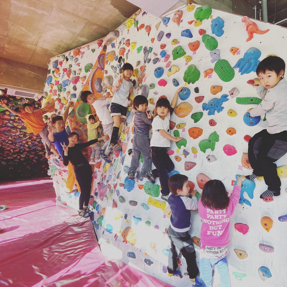 ボルダリングジム登攀道場 12 31大晦日のキッズ体験会も沢山のご参加有難うございました 次回は1 11と1 13にあります 年初めから元気に思いっきり楽しく登りましょう ご参加お待ちしております キッズ体験会 ボルダリング体験会 体験イベント