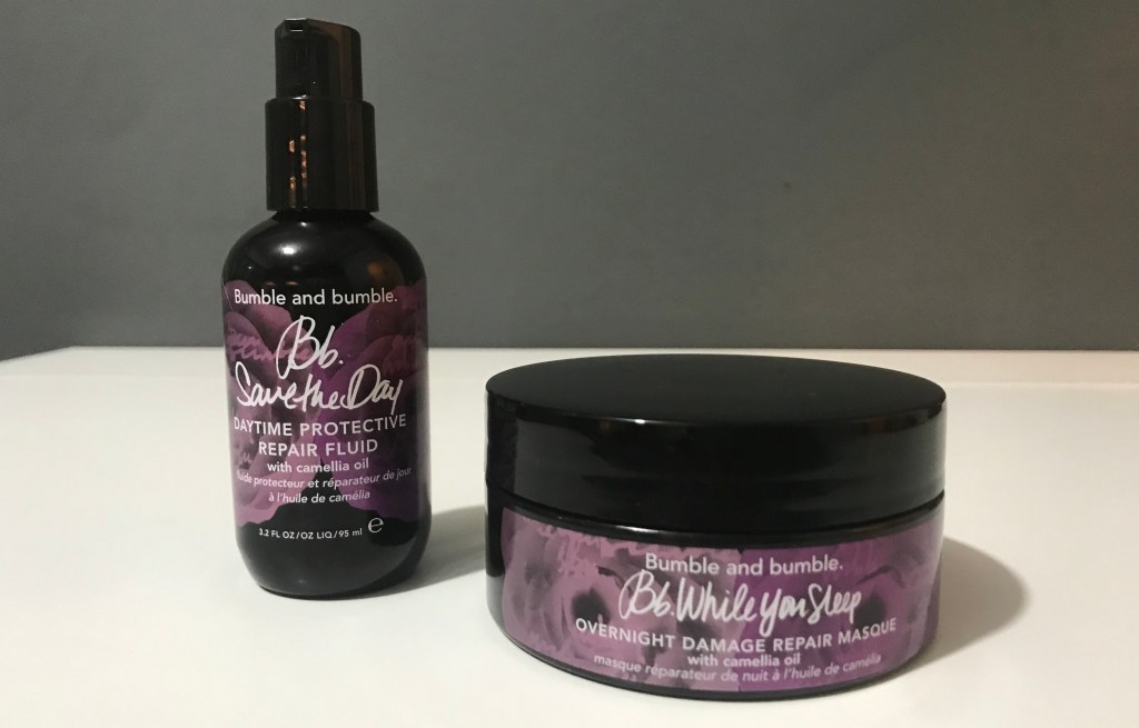 Bumble and Bumble propone una overnight mask per riparare i capelli mentre dormiamo e un siero per ristrutturare rougenuances.com/bumble-and-bum…