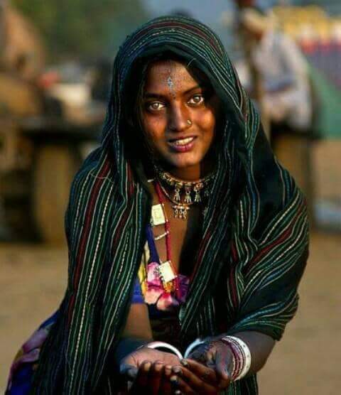 missupapa143's tweet photo. खुशी का लमहा हो चाहे दु:ख का
जहा देखोगे हमे ही पाहोगे

पहले हक़ जताके रूपया लीया करती थी अब #जूठेकेश करके #तारीख ही   पाओगी

तारिखो मे बदलेगा नया साल 
ख्वाहिशे तो पुरानी ही रहेगी..!!

#NoMaintenance     💞
#NoAlimony
#Welcome2020 https://t.co/0UYcoZDVsV